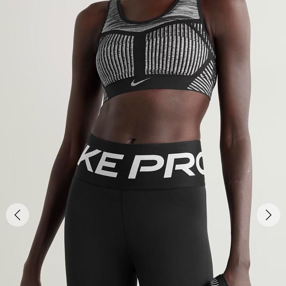 Classy Nike Sports Bra Medium - Picture 8 of 8